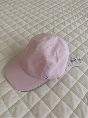 NWT Lululemon fast and free run hat woven air sz S/M pink color